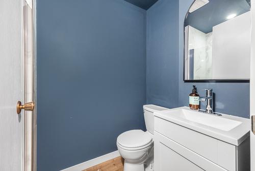 6554 Orchard Hill Road, Vernon, BC - Indoor Photo Showing Bathroom