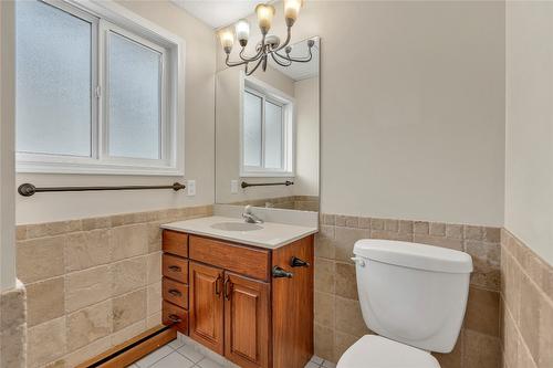 760 Hudson Street, Penticton, BC - Indoor Photo Showing Bathroom