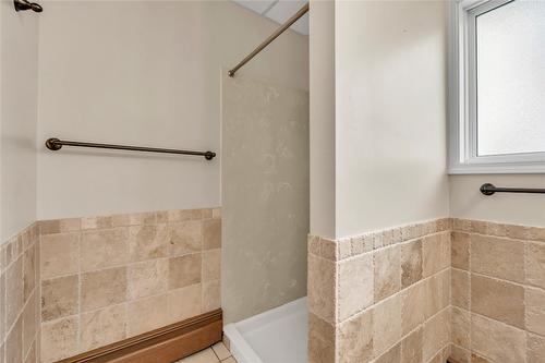 760 Hudson Street, Penticton, BC - Indoor Photo Showing Bathroom
