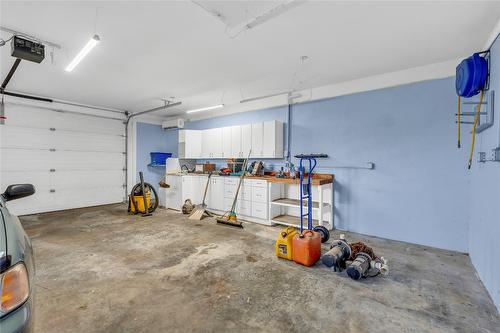 760 Hudson Street, Penticton, BC - Indoor Photo Showing Garage