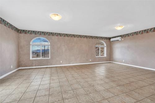 760 Hudson Street, Penticton, BC - Indoor Photo Showing Other Room