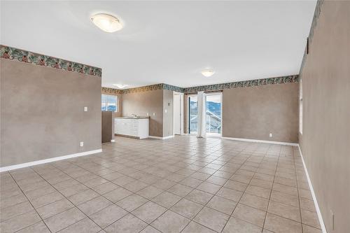 760 Hudson Street, Penticton, BC - Indoor Photo Showing Other Room