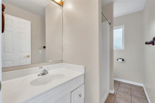 760 Hudson Street, Penticton, BC - Indoor Photo Showing Bathroom