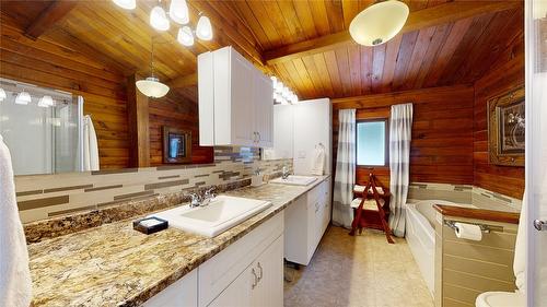7270 Turner Road, Cranbrook, BC - Indoor Photo Showing Bathroom