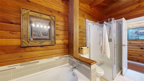 7270 Turner Road, Cranbrook, BC - Indoor Photo Showing Bathroom