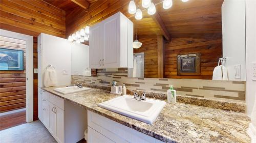 7270 Turner Road, Cranbrook, BC - Indoor Photo Showing Bathroom