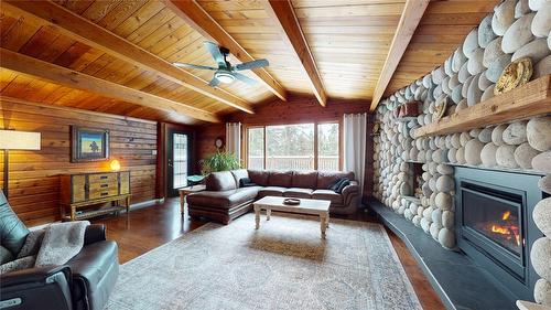7270 Turner Road, Cranbrook, BC - Indoor Photo Showing Living Room With Fireplace