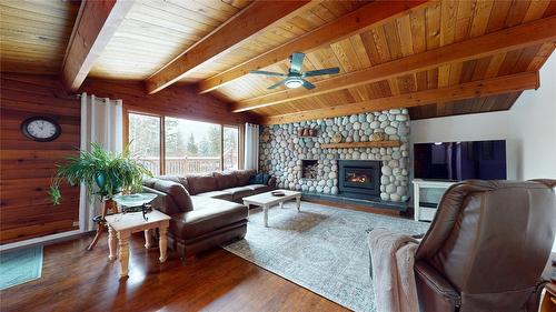 7270 Turner Road, Cranbrook, BC - Indoor Photo Showing Living Room With Fireplace