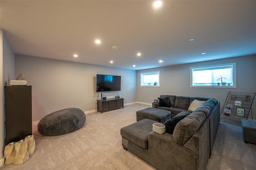 2749 Evergreen Drive, Penticton, BC - Indoor Photo Showing Basement