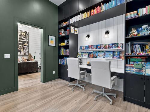 5300 Hedeman Court, Kelowna, BC - Indoor Photo Showing Office