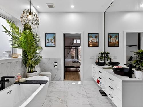 5300 Hedeman Court, Kelowna, BC - Indoor