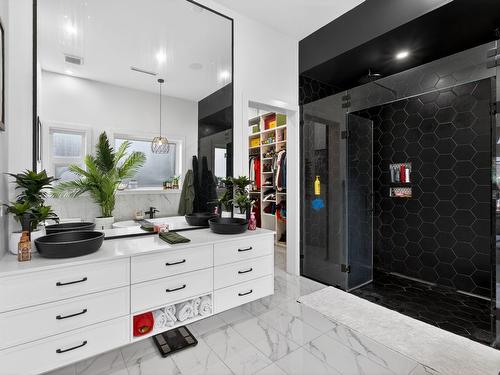 5300 Hedeman Court, Kelowna, BC - Indoor