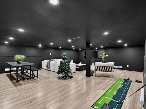 5300 Hedeman Court, Kelowna, BC - Indoor Photo Showing Other Room