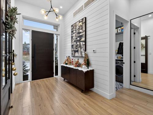 5300 Hedeman Court, Kelowna, BC - Indoor Photo Showing Other Room