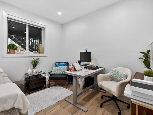 5300 Hedeman Court, Kelowna, BC - Indoor Photo Showing Office