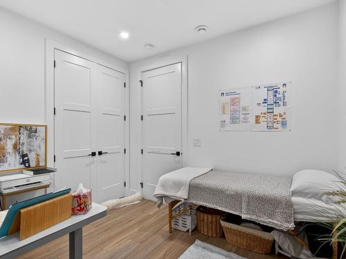 5300 Hedeman Court, Kelowna, BC - Indoor Photo Showing Bedroom