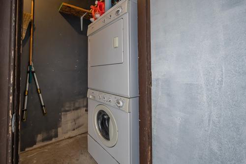 43-2250 Baskin Street, Penticton, BC - Indoor Photo Showing Laundry Room