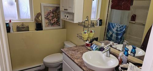 518 Leah Road, Vernon, BC - Indoor Photo Showing Bathroom