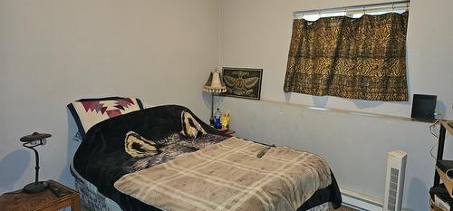 518 Leah Road, Vernon, BC - Indoor Photo Showing Bedroom