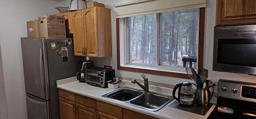 518 Leah Road, Vernon, BC - Indoor Photo Showing Kitchen With Double Sink
