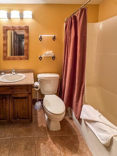 G4-A-1351 Gerry Sorensen Way, Kimberley, BC - Indoor Photo Showing Bathroom