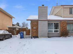 17 Brambleberry PL  Winnipeg, MB R2V 4L3