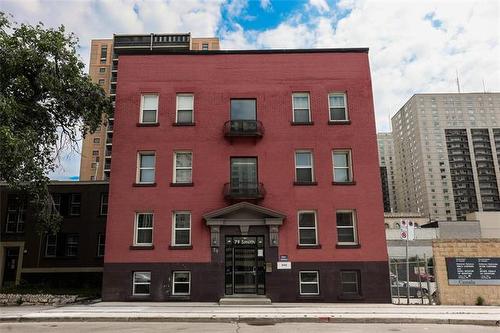 3-79 Smith St, Winnipeg, MB 