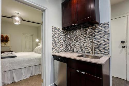 3-79 Smith St, Winnipeg, MB 