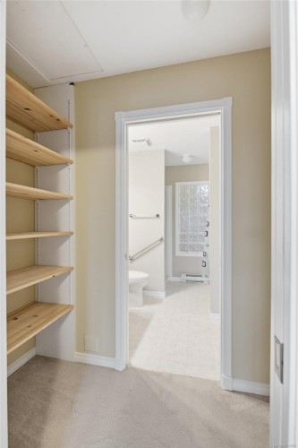 8-500 Marsett Pl, Saanich, BC 