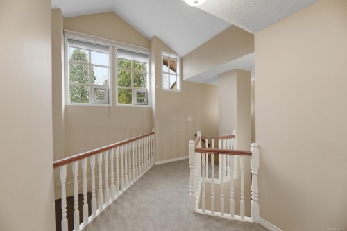 8-500 Marsett Pl, Saanich, BC 