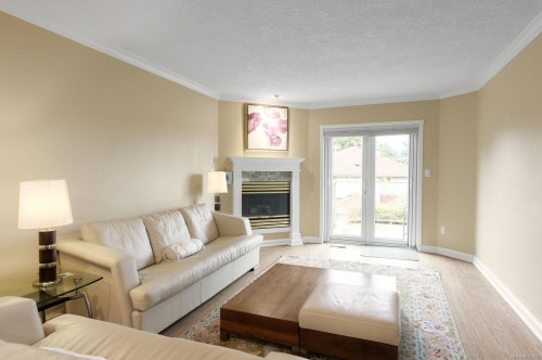 8-500 Marsett Pl, Saanich, BC 