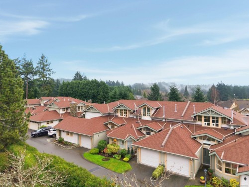 8-500 Marsett Pl, Saanich, BC 