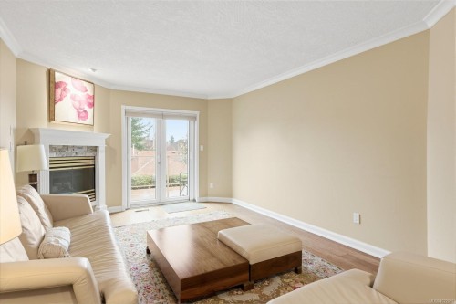 8-500 Marsett Pl, Saanich, BC 