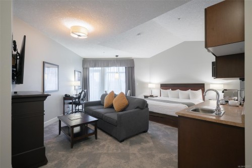 310D-1730 Riverside Lane, Courtenay, BC - Indoor Photo Showing Other Room