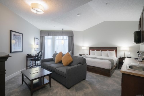 310D-1730 Riverside Lane, Courtenay, BC - Indoor Photo Showing Bedroom