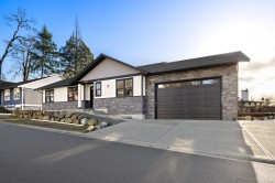 2036 Oakhill Pl  Duncan, BC V9L 0J2