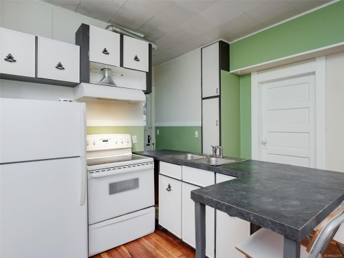 1029 Queens Ave, Victoria, BC - Indoor Photo Showing Kitchen With Double Sink
