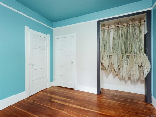 1029 Queens Ave, Victoria, BC - Indoor Photo Showing Other Room