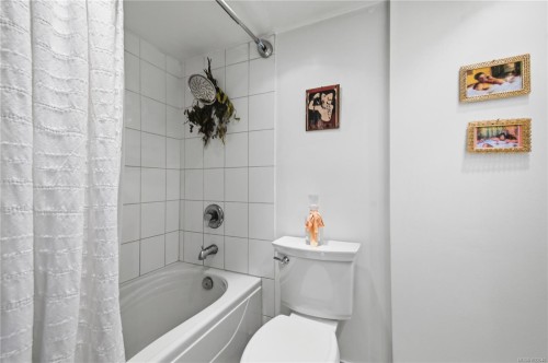 401-620 Toronto St, Victoria, BC - Indoor Photo Showing Bathroom