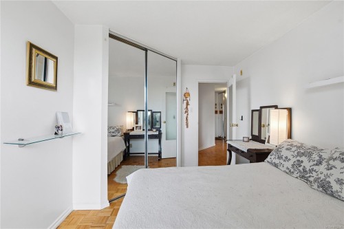 401-620 Toronto St, Victoria, BC - Indoor Photo Showing Bedroom