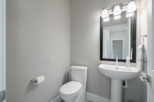 2013 Mountain Vista Dr, Nanaimo, BC 