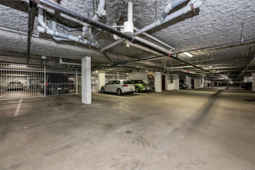306-405 Quebec St, Victoria, BC - Indoor Photo Showing Garage