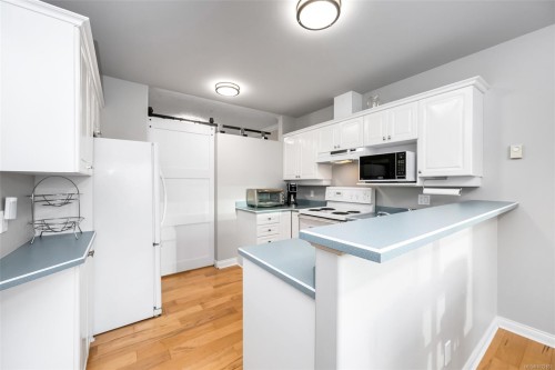 306-405 Quebec St, Victoria, BC - Indoor Photo Showing Kitchen