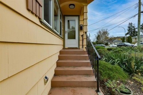 3312 Kingsley St, Saanich, BC 