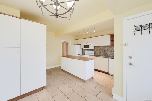 3312 Kingsley St, Saanich, BC 