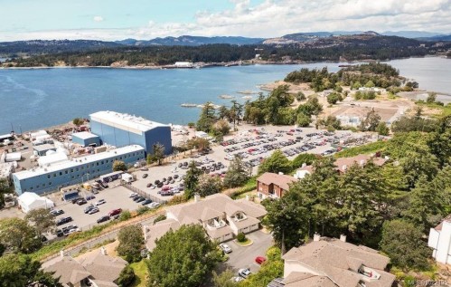 33-909 Admirals Rd, Esquimalt, BC 
