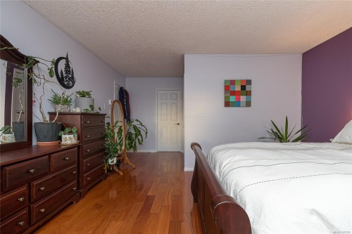 33-909 Admirals Rd, Esquimalt, BC 