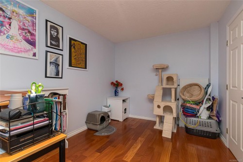 33-909 Admirals Rd, Esquimalt, BC 