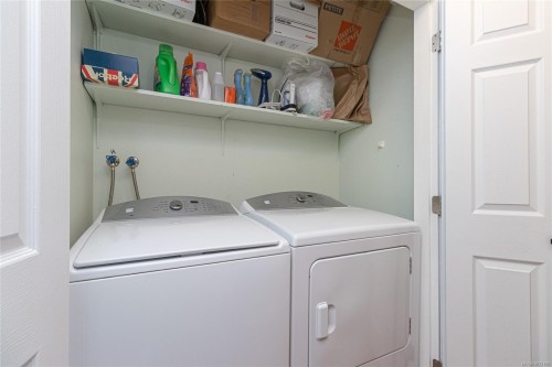 33-909 Admirals Rd, Esquimalt, BC 