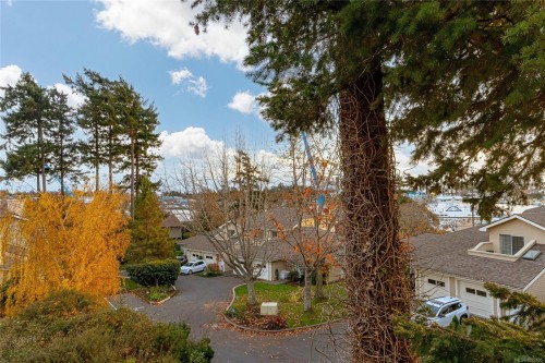 33-909 Admirals Rd, Esquimalt, BC 